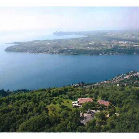 住宿加早餐酒店 La Fiocchina - Magic Place - & In Garda - Countryside Farmhouse, Inside The Middle Of The 萨罗