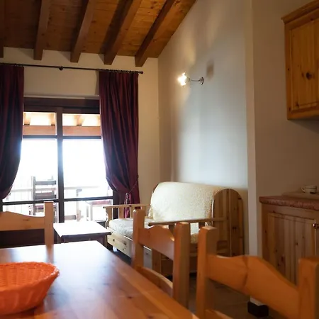La Fiocchina - Magic Place - & In Garda - Countryside Farmhouse, Inside The Middle Of The 住宿加早餐酒店