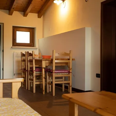 La Fiocchina - Magic Place - & In Garda - Countryside Farmhouse, Inside The Middle Of The