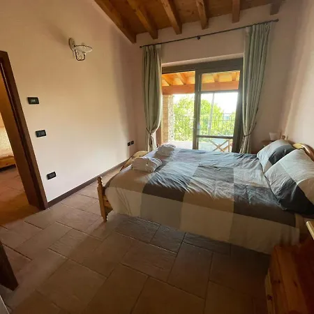 La Fiocchina - Magic Place - & In Garda - Countryside Farmhouse, Inside The Middle Of The 住宿加早餐酒店