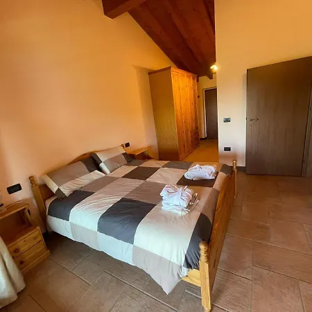 La Fiocchina - Magic Place - & In Garda - Countryside Farmhouse, Inside The Middle Of The 萨罗