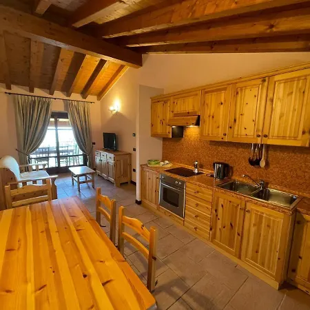 La Fiocchina - Magic Place - & In Garda - Countryside Farmhouse, Inside The Middle Of The 住宿加早餐酒店